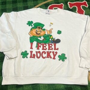 Vintage I Feel Lucky Leprechaun White Crewneck Sweater Men’s XL Made In USA